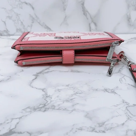 Michael Kors wallet - Picture 8 of 10